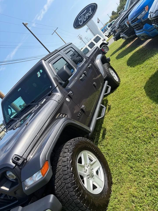 2021 Jeep JT Gladiator - Image 2 of 8