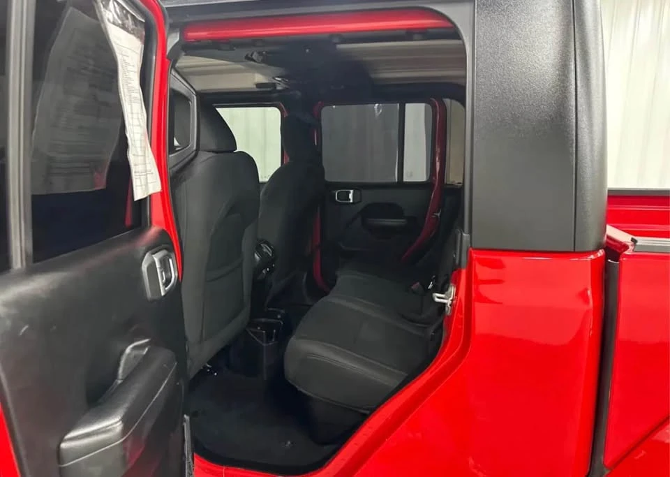 2021 Jeep JT Gladiator - Image 18 of 19