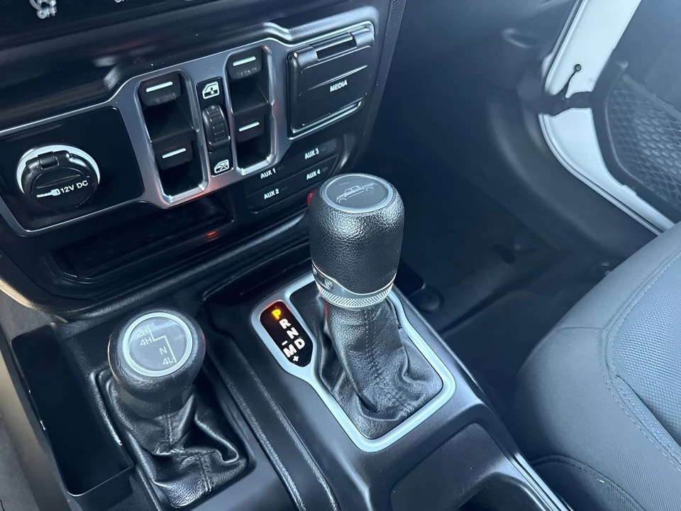 2021 Jeep JT Gladiator - Image 16 of 28