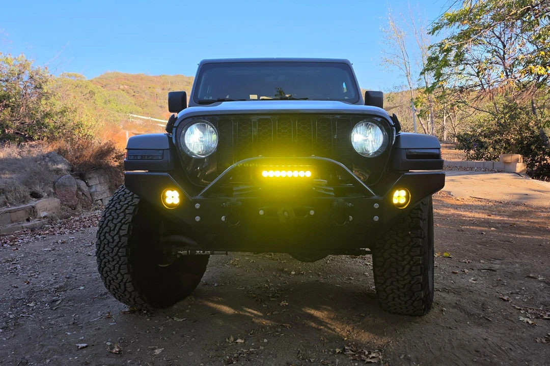 2021 Jeep JT Gladiator - Image 2 of 31
