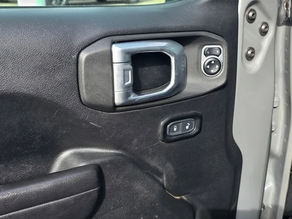 2021 Jeep JT Gladiator - Image 14 of 20