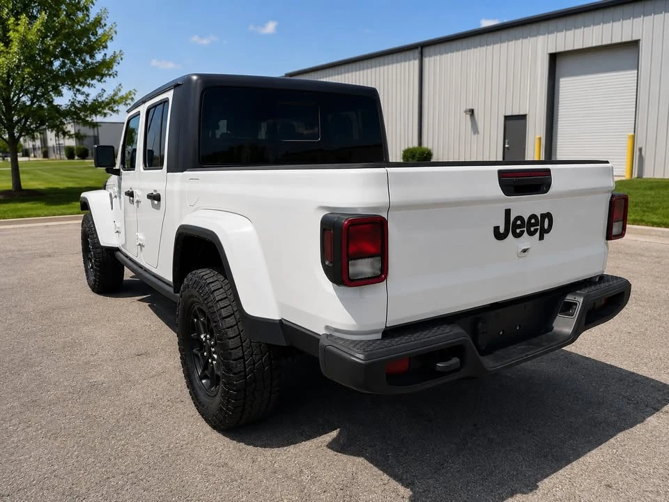 2021 Jeep JT Gladiator - Image 2 of 12