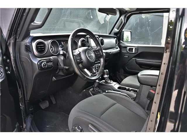 2021 Jeep JT Gladiator - Image 14 of 20
