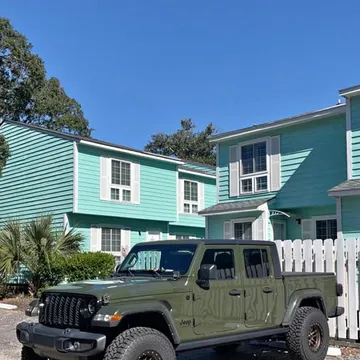 2021 Jeep Gladiator Willys Pickup 4D 5 ft