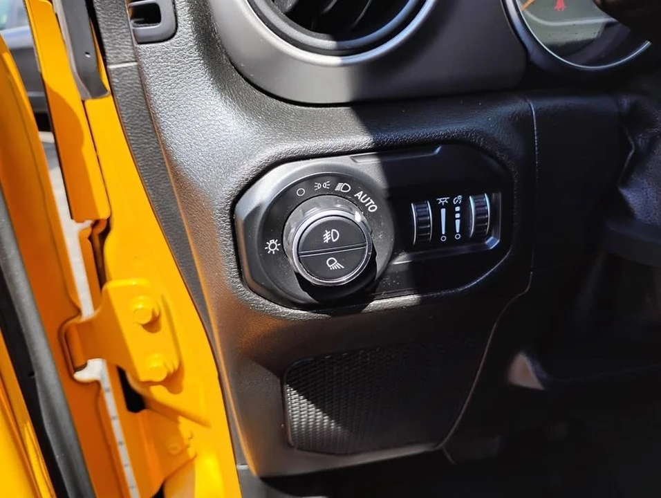 2021 Jeep JT Gladiator - Image 14 of 20