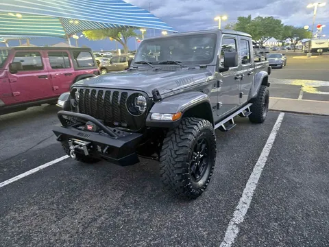 2021 Jeep Gladiator Willys Pickup 4D 5 ft