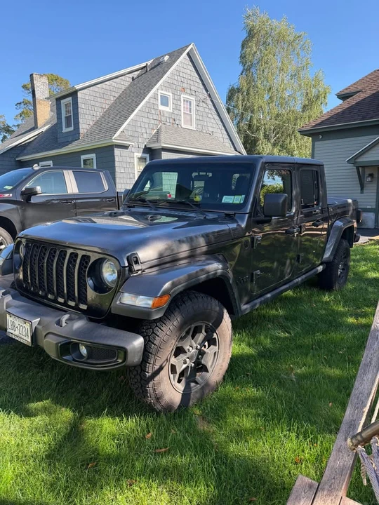 2021 Jeep JT Gladiator - Image 2 of 10