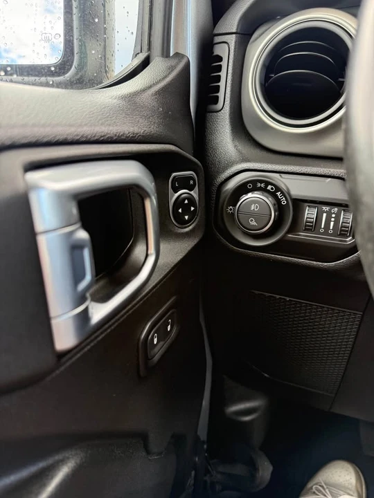 2021 Jeep JT Gladiator - Image 9 of 15