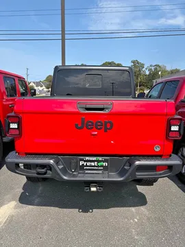 2021 Jeep Gladiator Willys Pickup 4D 5 ft