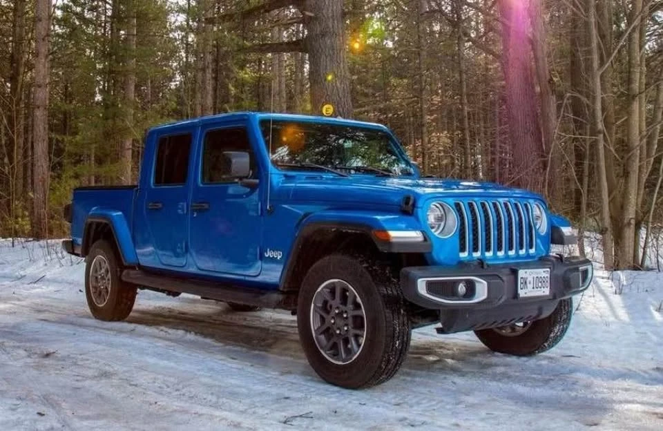 2021 Jeep JT Gladiator - Image 2 of 3