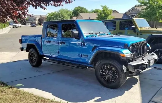 2021 Jeep Gladiator Willys Sport Pickup 4D 5 ft