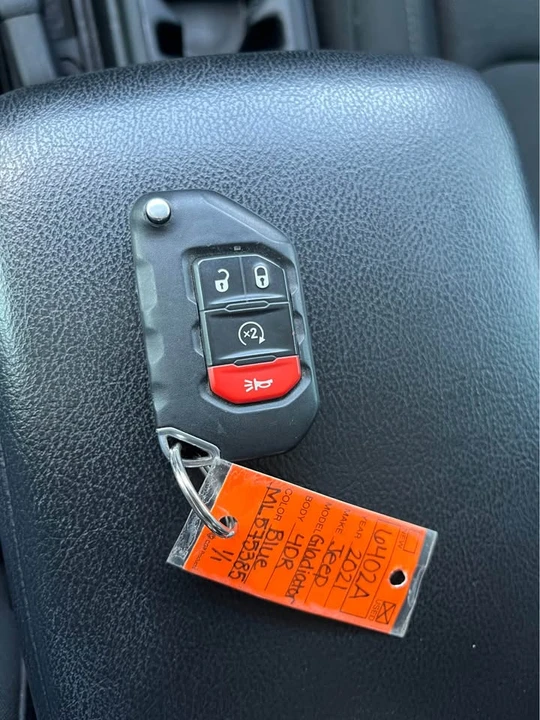 2021 Jeep JT Gladiator - Image 17 of 18