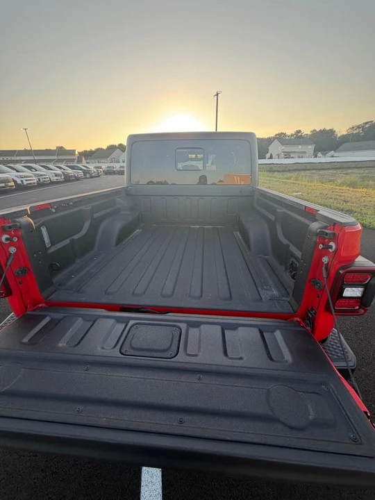 2021 Jeep JT Gladiator - Image 3 of 5