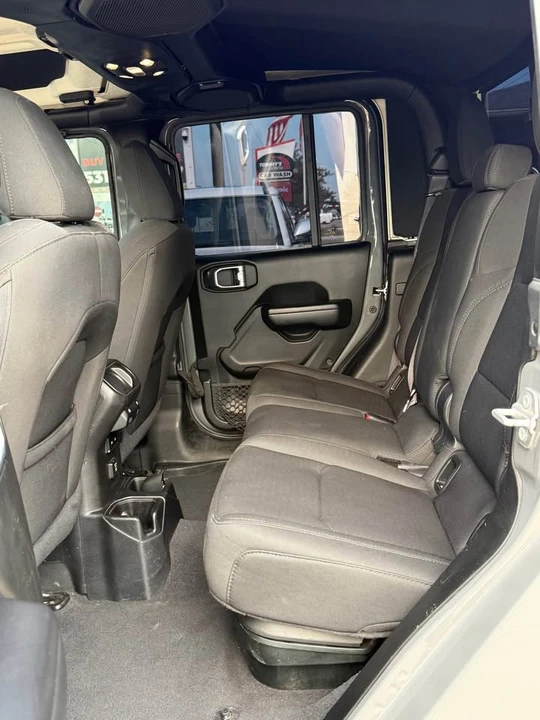 2021 Jeep JT Gladiator - Image 13 of 16