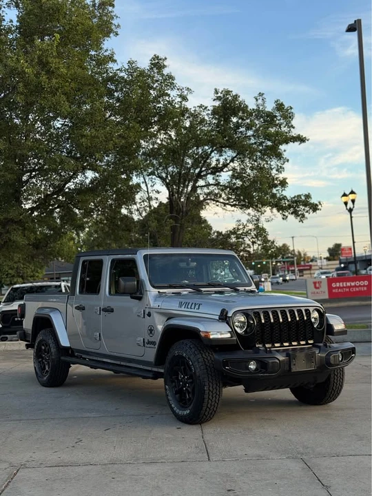2021 Jeep JT Gladiator - Image 2 of 16