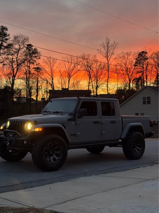 2021 Jeep JT Gladiator - Image 2 of 5