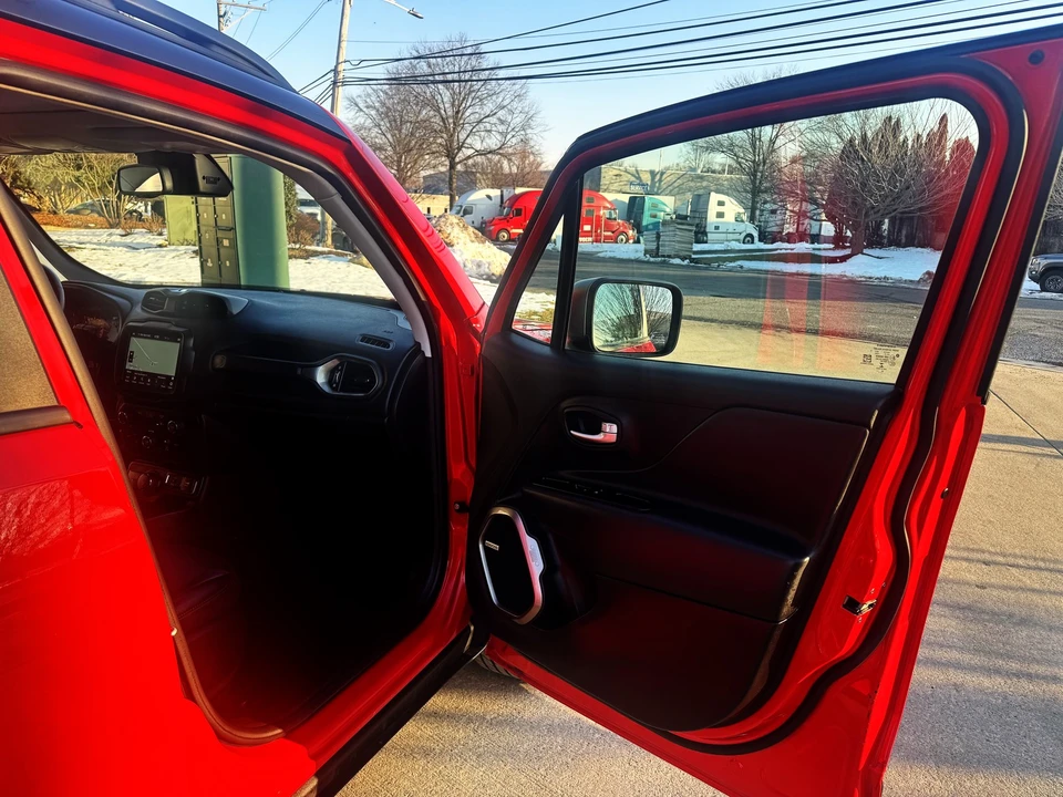2021 Jeep Renegade - Image 15 of 21