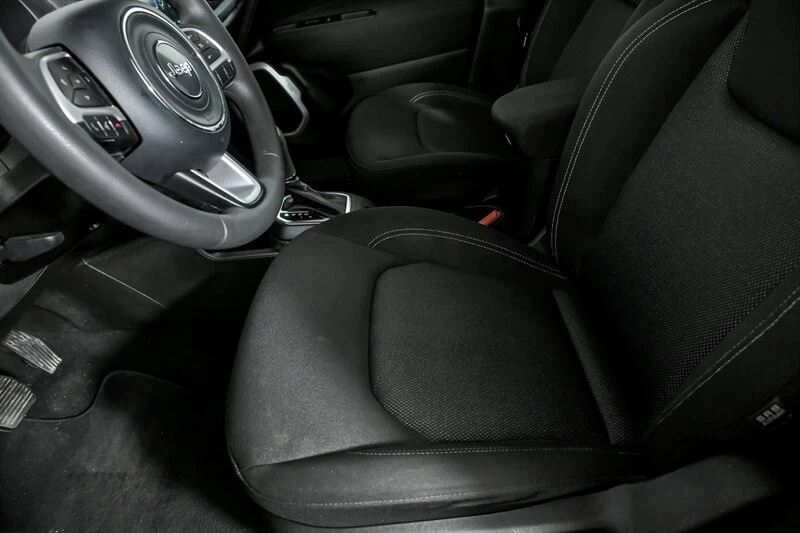 2021 Jeep Renegade - Image 17 of 21