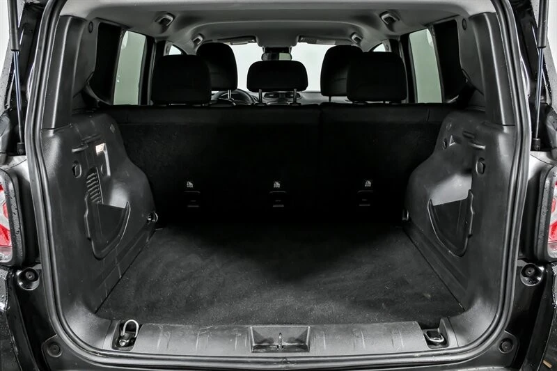 2021 Jeep Renegade - Image 13 of 21