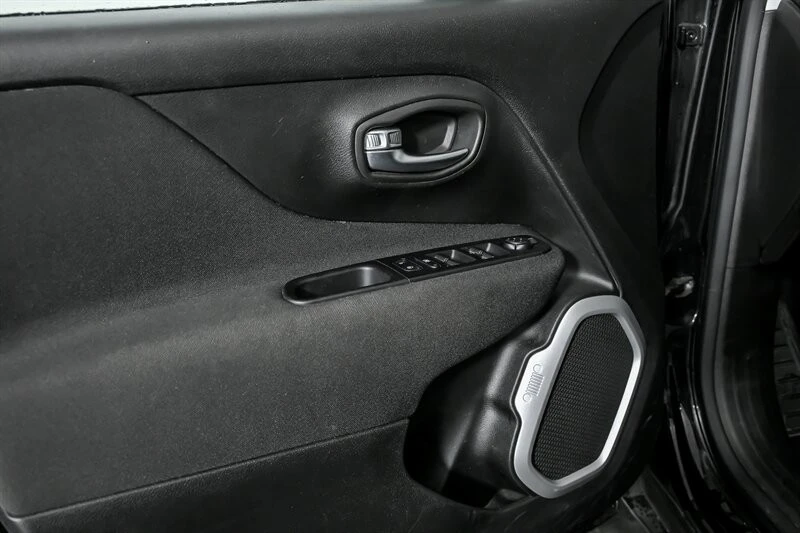 2021 Jeep Renegade - Image 15 of 21