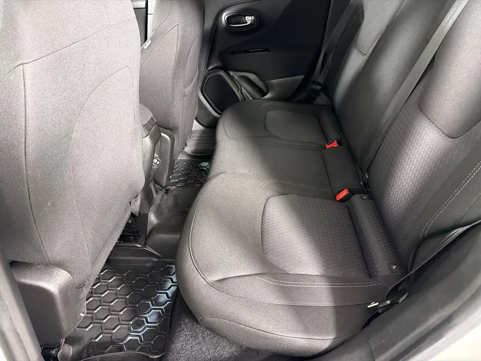 2021 Jeep Renegade - Image 19 of 21