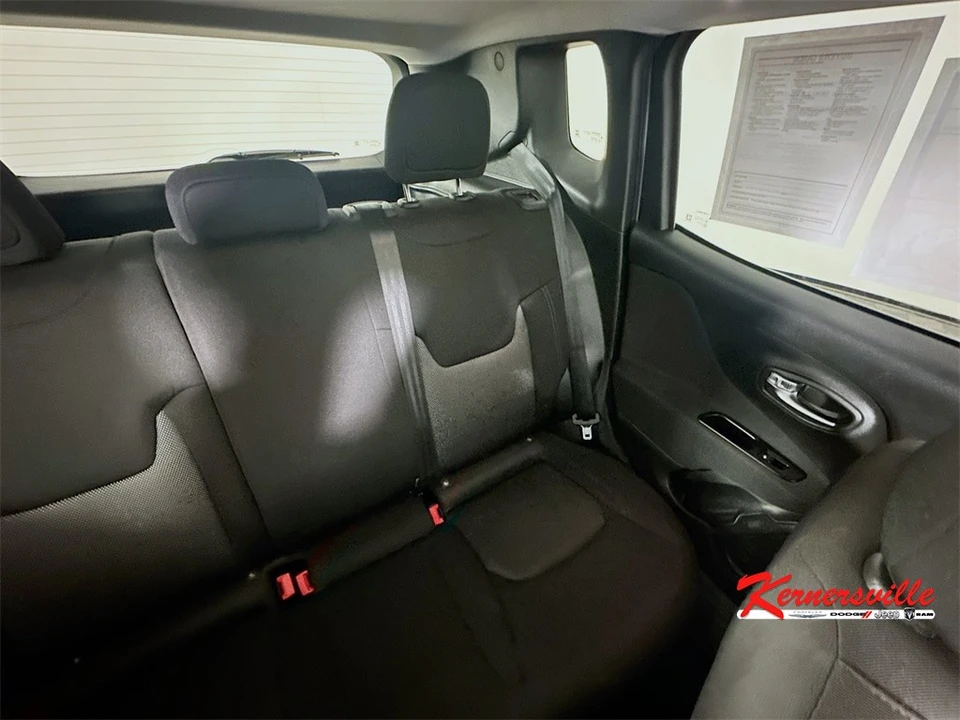2021 Jeep Renegade - Image 14 of 21