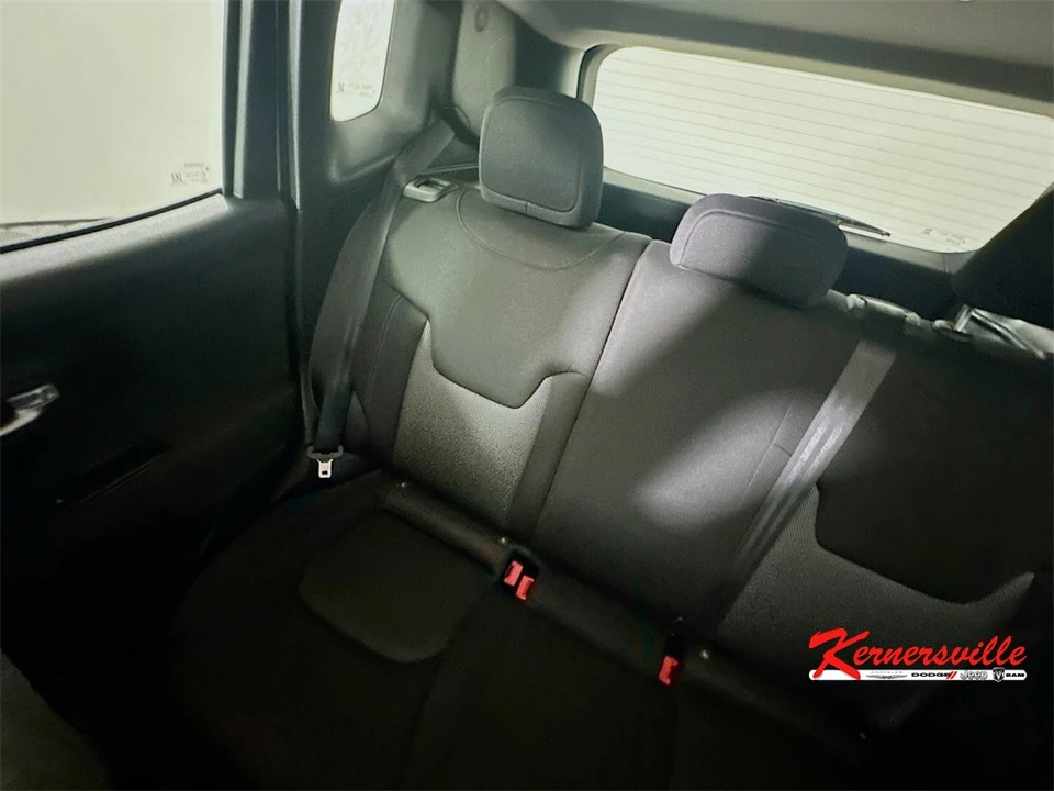 2021 Jeep Renegade - Image 12 of 21