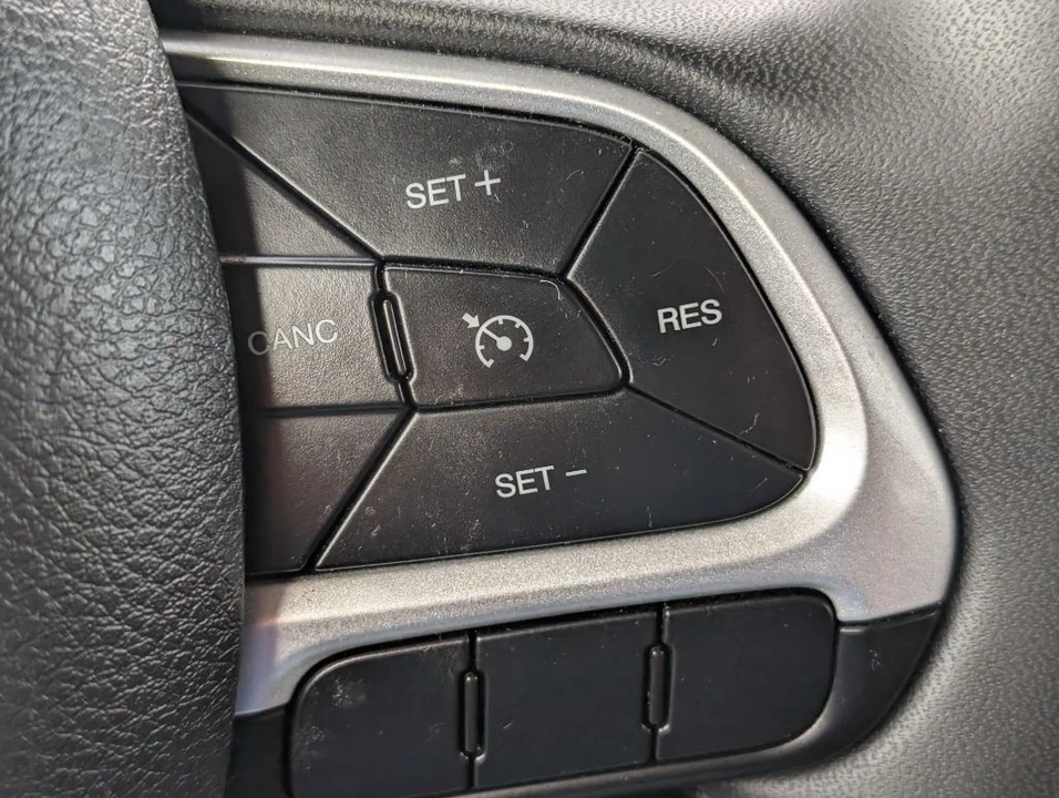 2021 Jeep Renegade - Image 14 of 21