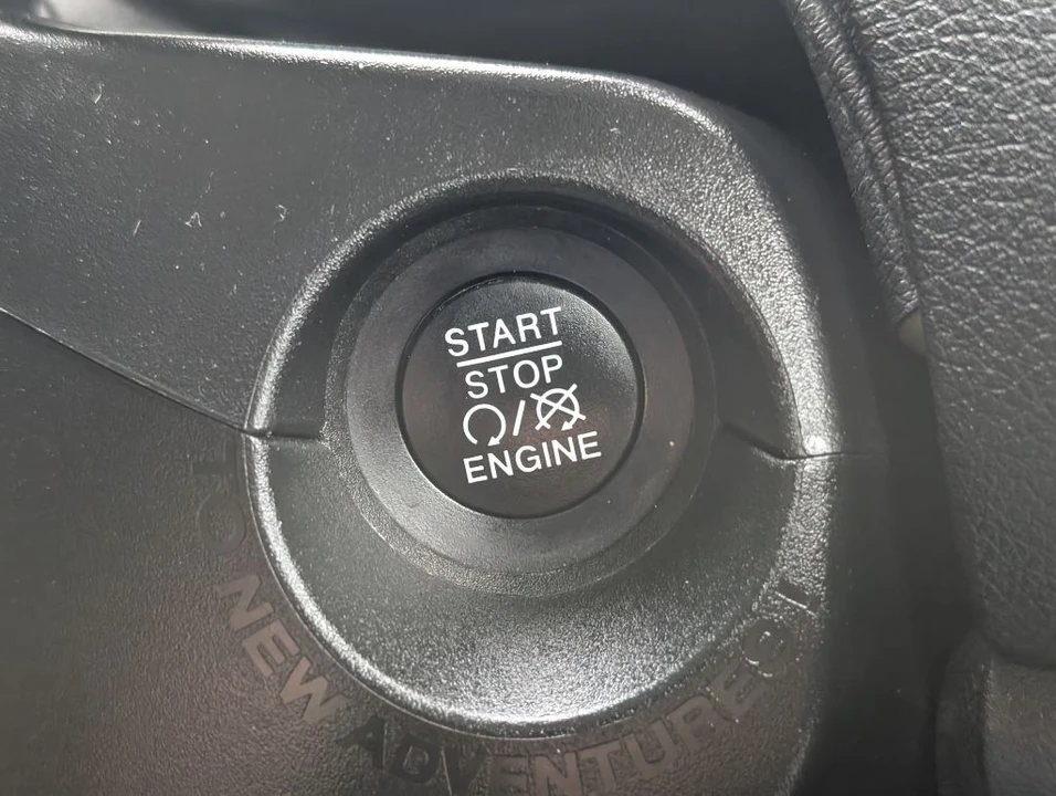 2021 Jeep Renegade - Image 17 of 21