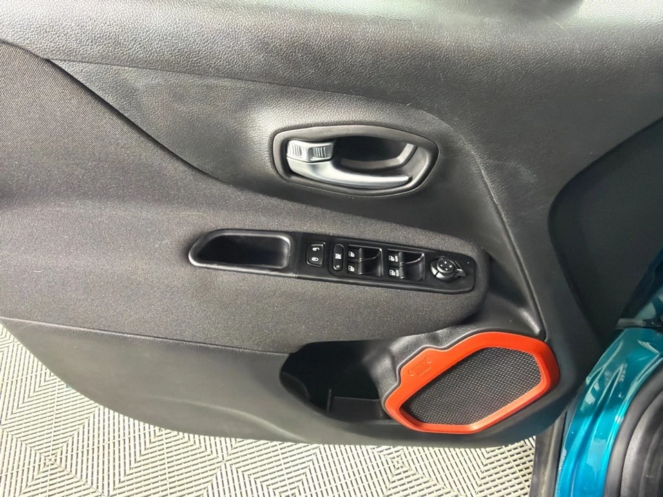 2021 Jeep Renegade - Image 9 of 21