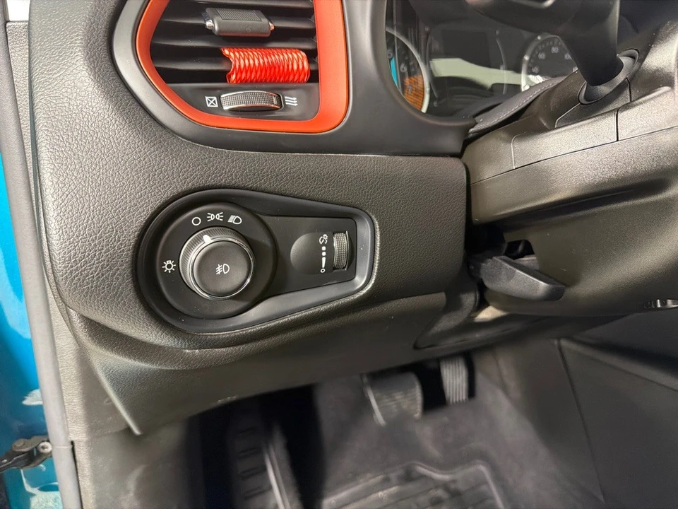 2021 Jeep Renegade - Image 12 of 21