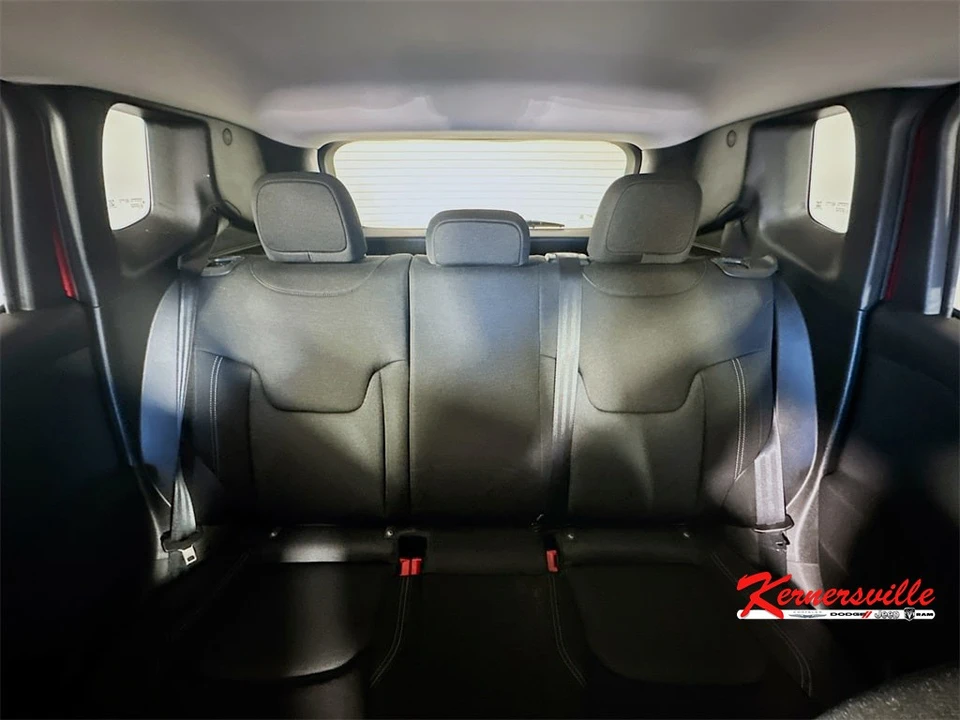2021 Jeep Renegade - Image 13 of 21