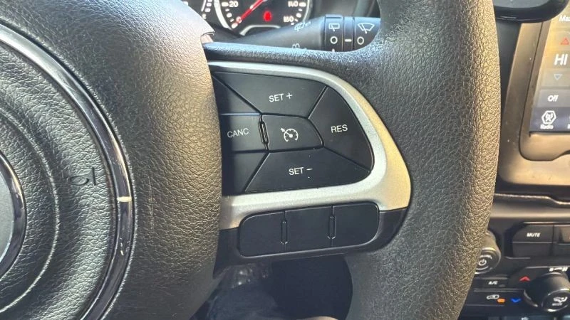 2021 Jeep Renegade - Image 11 of 12