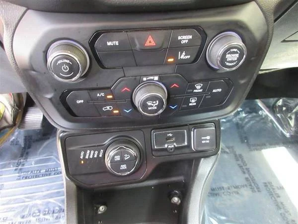 2021 Jeep Renegade - Image 17 of 21