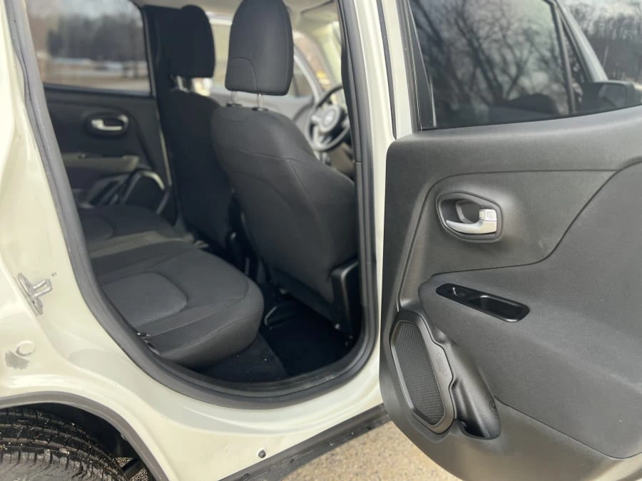 2021 Jeep Renegade - Image 19 of 26