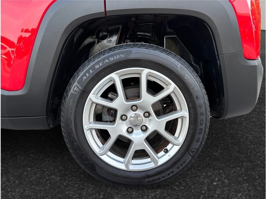 2021 Jeep Renegade - Image 14 of 21