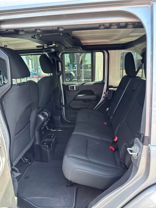 2021 Jeep JL Wrangler - Image 11 of 19