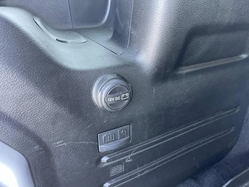 2021 Jeep JL Wrangler - Image 11 of 12