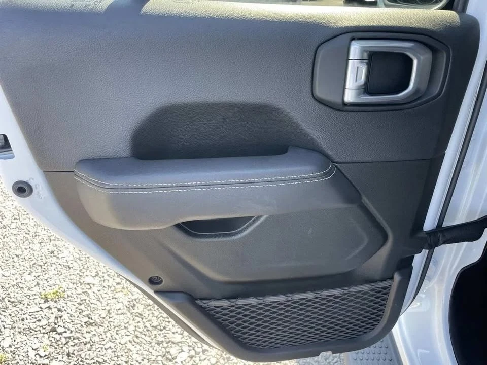 2021 Jeep JL Wrangler - Image 8 of 12