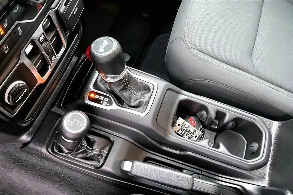 2021 Jeep JL Wrangler - Image 13 of 20