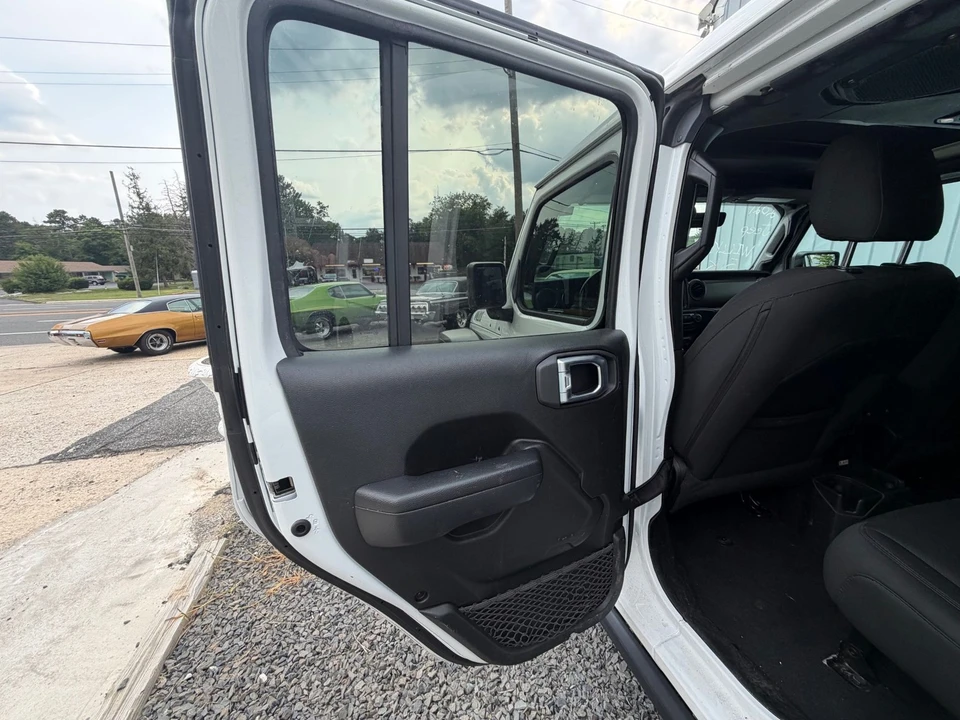 2021 Jeep JL Wrangler - Image 21 of 31