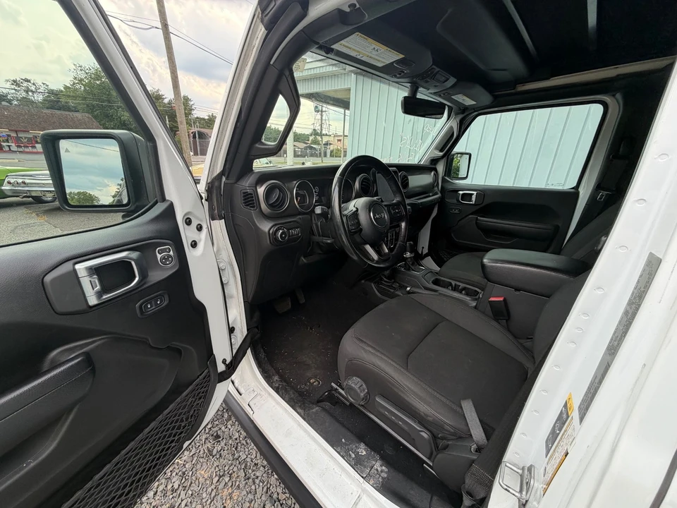 2021 Jeep JL Wrangler - Image 19 of 31