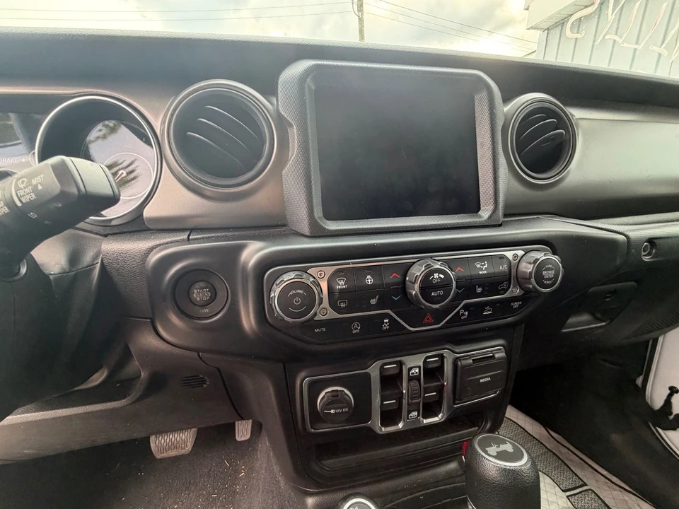 2021 Jeep JL Wrangler - Image 14 of 31