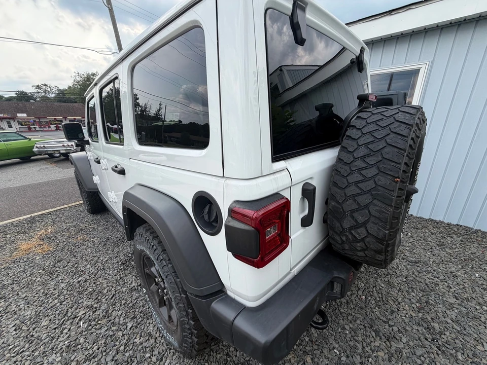 2021 Jeep JL Wrangler - Image 9 of 31