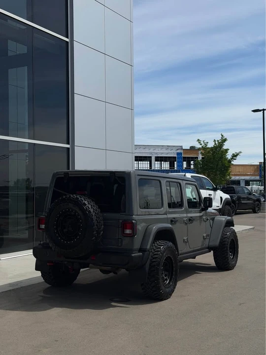 2021 Jeep JL Wrangler - Image 4 of 4