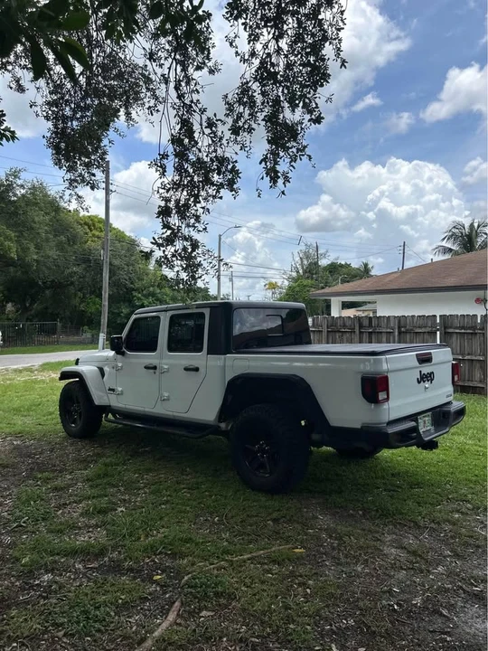 2021 Jeep JL Wrangler - Image 5 of 9