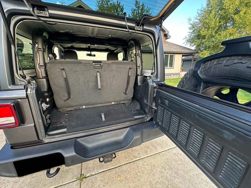 2021 Jeep JL Wrangler - Image 19 of 21