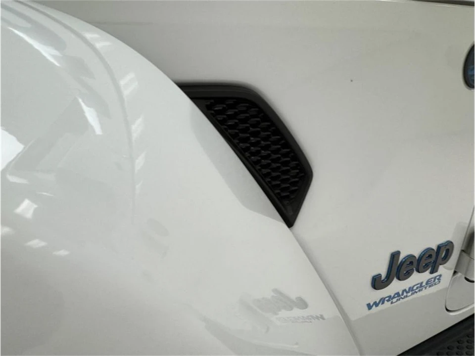 2021 Jeep JL Wrangler - Image 15 of 31