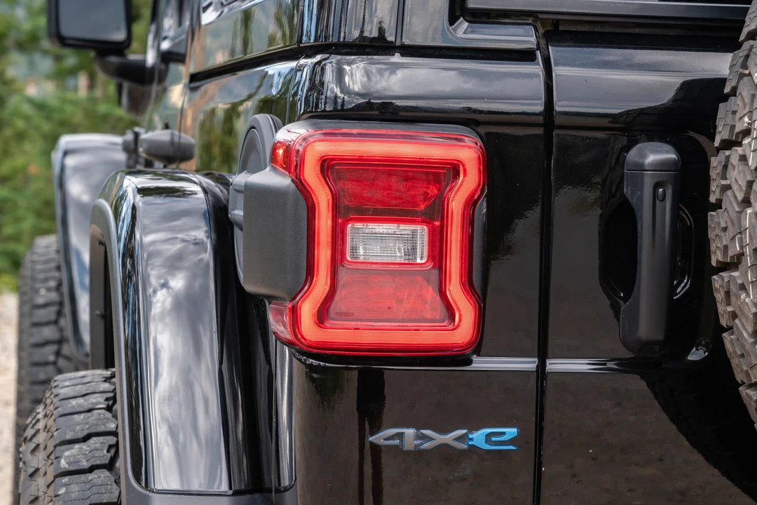 2021 Jeep JL Wrangler - Image 18 of 31