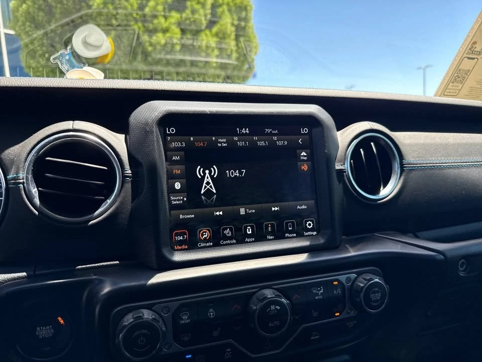 2021 Jeep JL Wrangler - Image 9 of 10